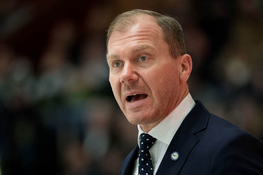 s tränare Johan Lindbom