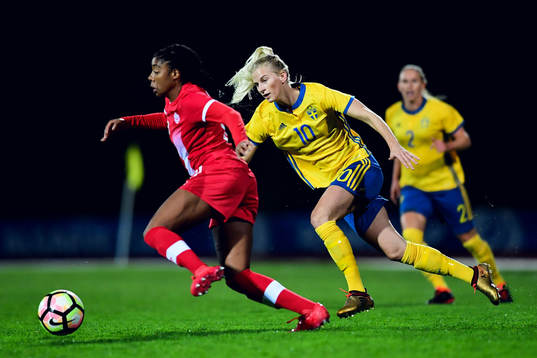 Kanadas Ashley Lawrence och Sveriges Sofia Jakobsson
