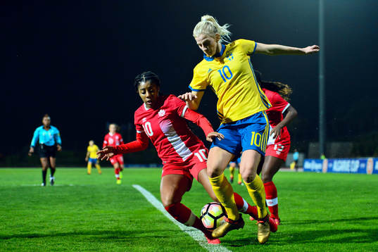 Kanadas Ashley Lawrence och Sveriges Sofia Jakobsson
