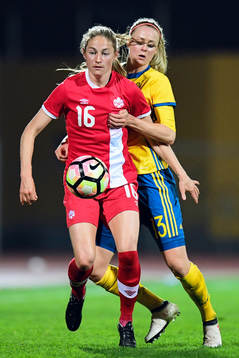 Kanadas Janine Beckie och Sveriges Amanda Ilestedt