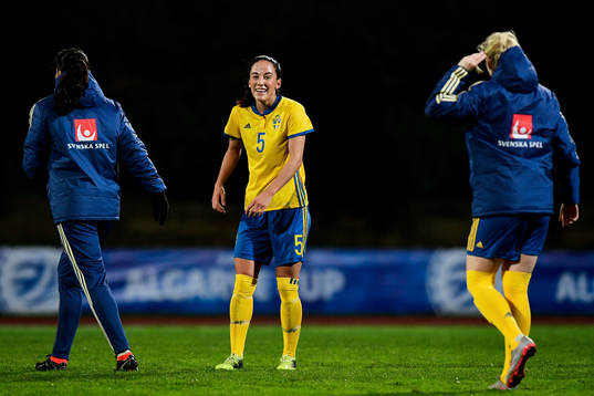 Sveriges Anna Oskarsson jublar