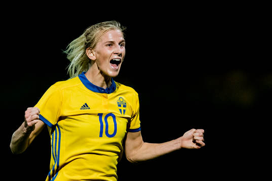 Sveriges Sofia Jakobsson jublar