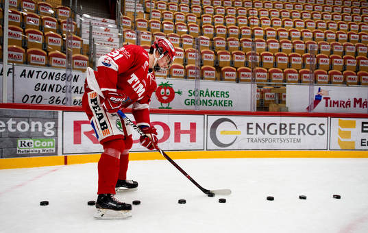 Timrås Filip Hållander kör egen teknikträning
