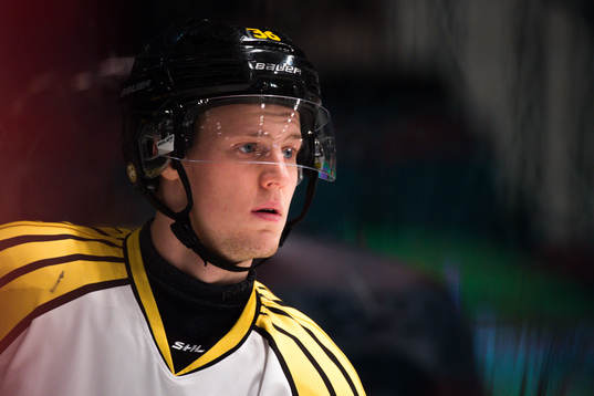 Brynäs Linus Ölund före ishockeymatchen i SHL mellan