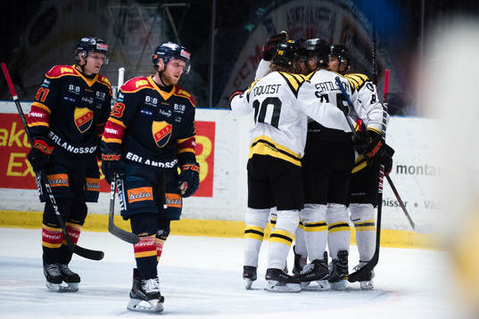 Djurgårdens Alexander Falk och Linus Hultström deppar