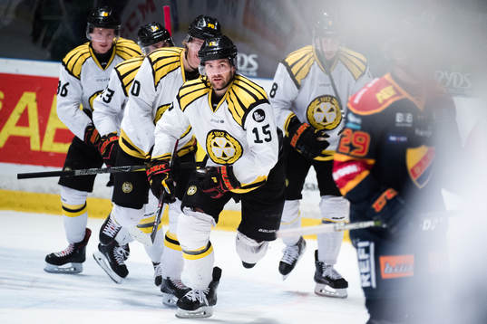 Brynäs Simon Bertilsson jublar
