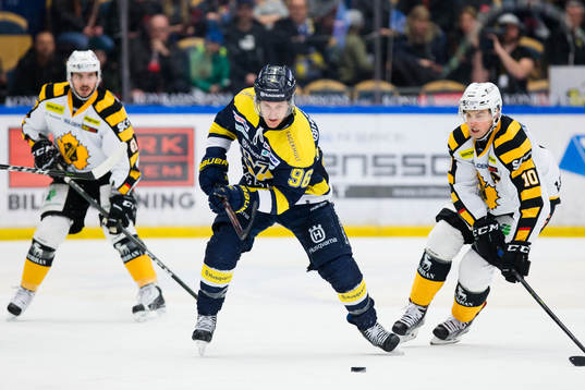 s Bill Sweatt mot Skellefteås Joakim Lindström