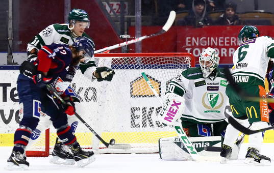 Linköpings Sebastian Karlsson gör mål 1-1 på