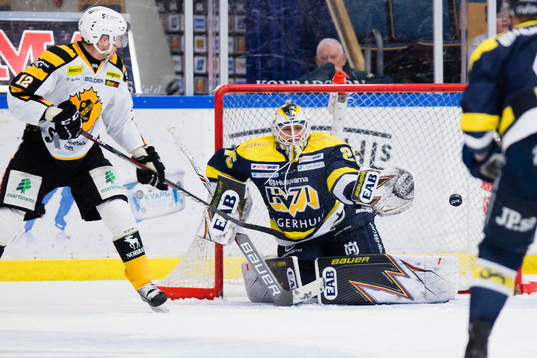 s målvakt Felix Sandström