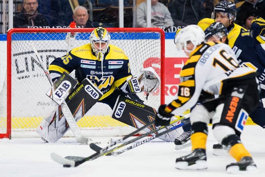 s målvakt Felix Sandström mot Skellefteås Linus