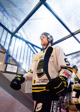 Jonas Djupvik Løvlie of Stavanger Oilers
