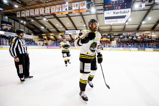 Spencer Humphries of Stavanger Oilers celebrates