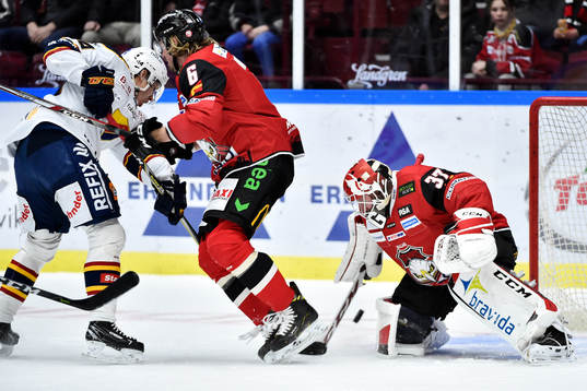 Malmö Redhawks Stefan Warg och målvakt Jonas Gunnarsson