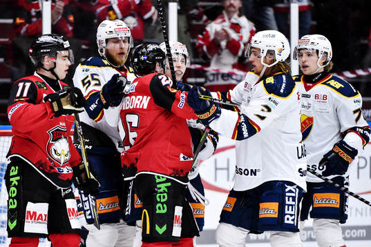 Gruff mellan Malmö Redhawks Axel Wemmenborn och