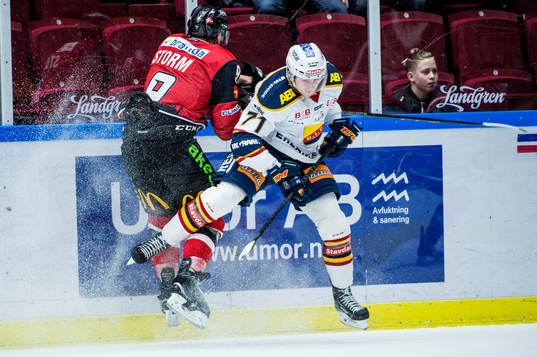 Malmö Redhawks Frederik Storm mot Djurgårdens Jonathan