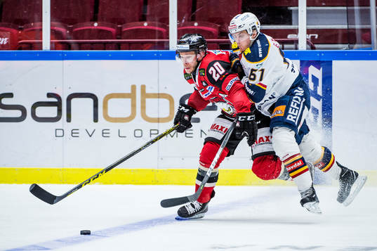 Malmö Redhawks Erik Forssell mot Djurgårdens Markus Ljungh