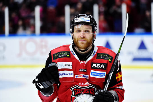 Malmö Redhawks Erik Andersson jublar