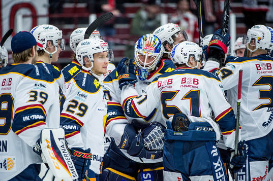 Djurgårdens målvakt Joacim Eriksson jublar med