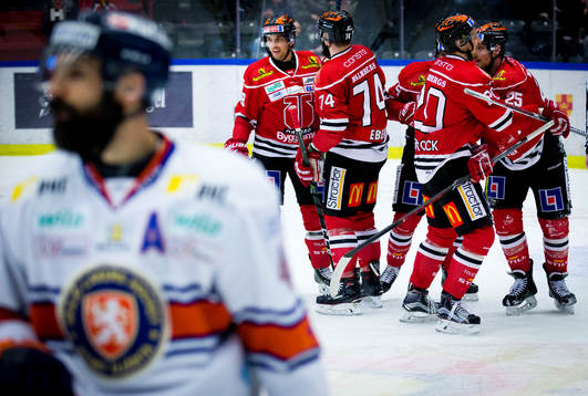 Växjös Daniel Rahimi deppar vid 1-0 målet som gjordes av