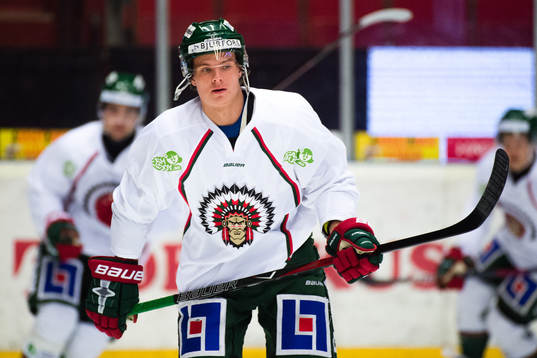 Frölundas Victor Olofsson före ishockeymatchen i SHL