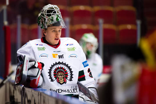 Frölundas målvakt Johan Mattsson före ishockeymatchen i