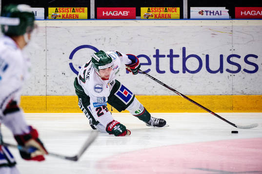 Frölundas Ponthus Westerholm med pucken