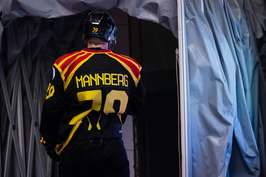 Brynäs Daniel Mannberg lämnar isen