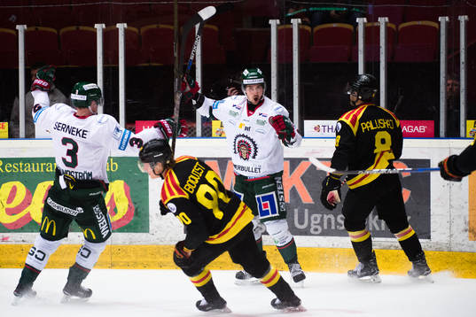 Frölundas Carl Grundström och Adam Almqvist jublar