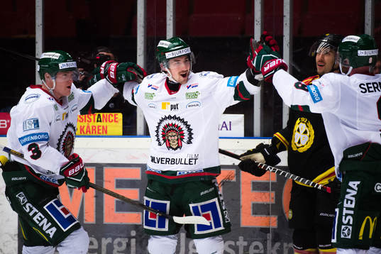 Frölundas Carl Grundström och Adam Almqvist jublar