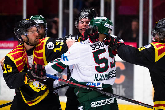 Brynäs Simon Bertilsson i bråk med Frölundas Simon