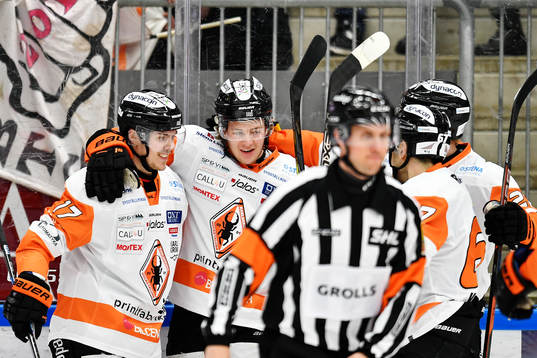 Karlskronas Joel Kellman och Carl Persson jublar