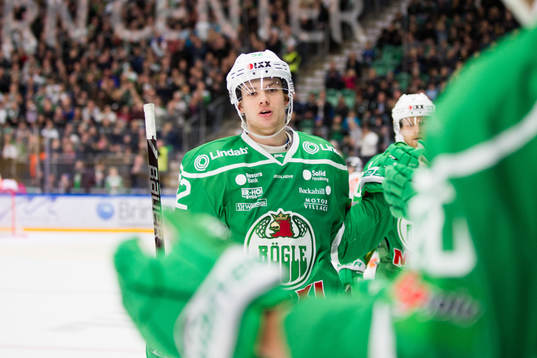 Rögles Lucas Elvenes  jublar