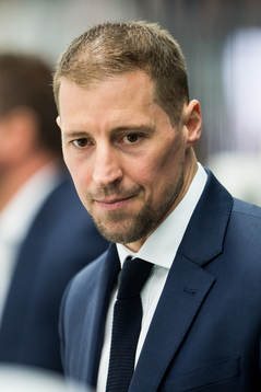 Rögles tränare Cam Abbott deppar