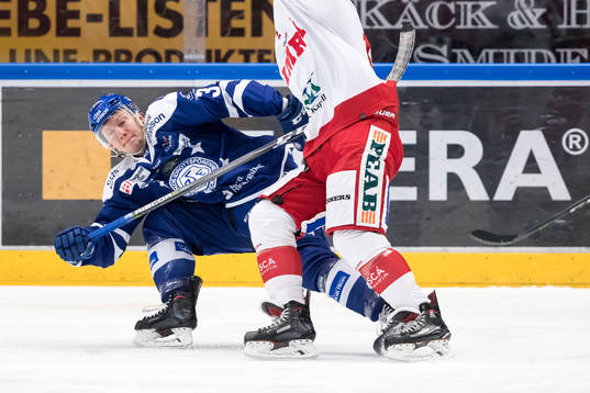 Leksands Daniel Bertov  i ishockeymatchen i