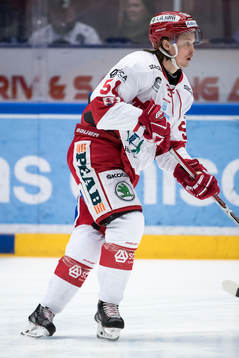 Timrås Jonathan Dahlen i ishockeymatchen i