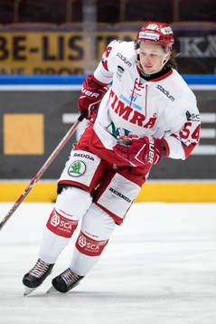 Timrås Jonathan Dahlen i ishockeymatchen i