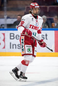 Timrås Jacob Olofsson i ishockeymatchen i