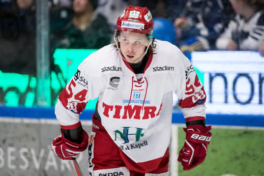 Timrås Jonathan Dahlen i ishockeymatchen i