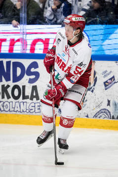 Timrås Jonathan Dahlen i ishockeymatchen i