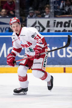 Timrås Jonathan Dahlen i ishockeymatchen i
