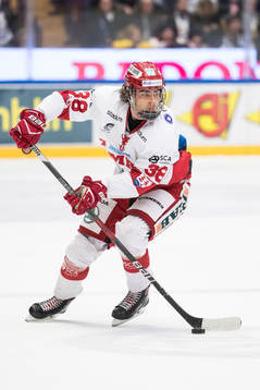 Timrås Jacob Olofsson i ishockeymatchen i