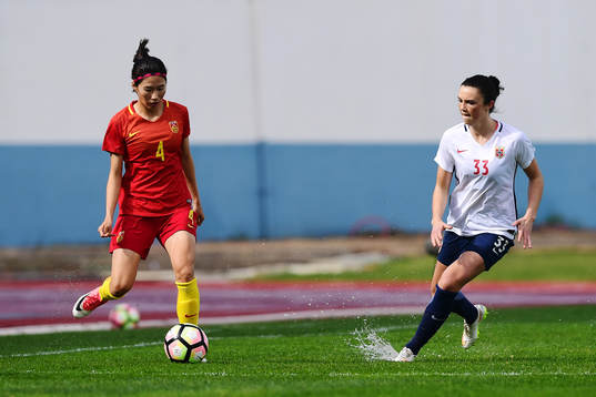 Kinas Xue Jiao och Norges Ingrid Syrstad Engen