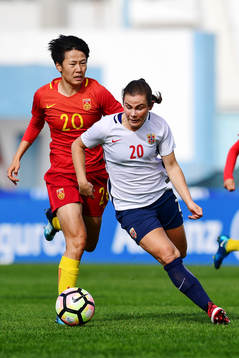 Kinas Zhang Rui och Norges Emilie Bosshard Haavi