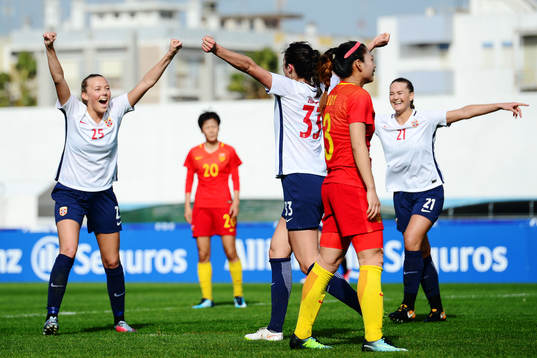 Norges Synne Sofie Kinden Jensen och Ingrid Syrstad Engen