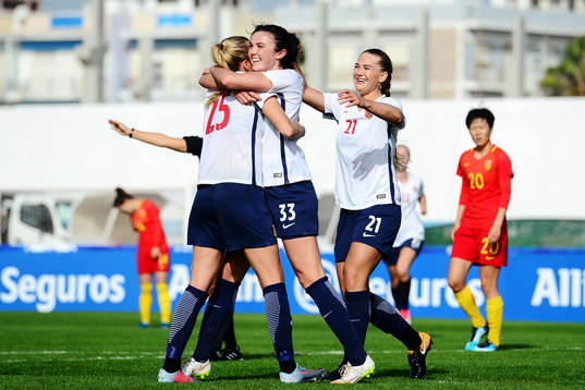 Norges Synne Sofie Kinden Jensen och Ingrid Syrstad Engen