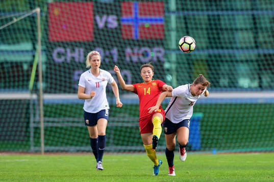 Kinas Xu Yanlu och Norges Emilie Bosshard Haavi