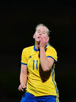 Sveriges Stina Blackstenius deppar