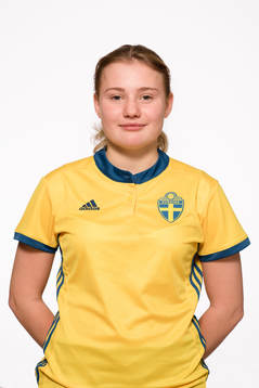 Alice Larsson i F16-landslaget