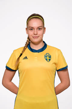 Emma Becker i F16-landslaget