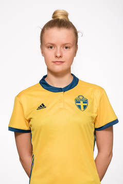Thea Bergsten i F16-landslaget